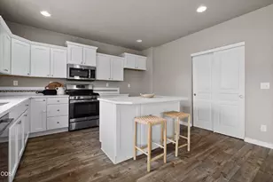 21278 SE Daylily Ave, Bend, OR 97702 - Photo 7