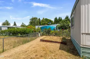 1241 Dowell Rd, Grants Pass, OR 97527 - Photo 15