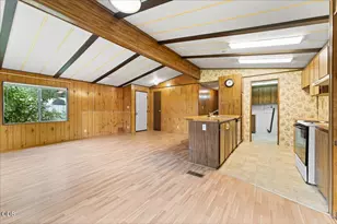 2812 Hartley Ln, Grants Pass, OR 97527 - Photo 5