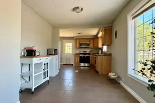 5253 Peggy Ave, Klamath Falls, OR 97601 - Photo 9