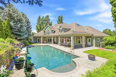 631 Seventh Fairway Drive, Medford, OR 97504 - Photo 1