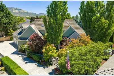 631 Seventh Fairway Drive, Medford, OR 97504 - Photo 71