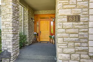 631 7th Fairway Dr, Medford, OR 97504 - Photo 9