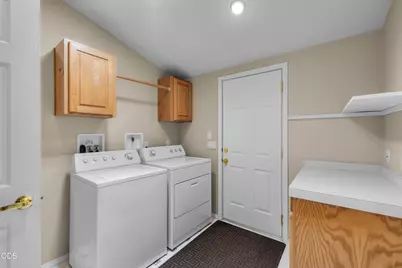 2583 NE Wintergreen Drive, Bend, OR 97701 - Photo 29