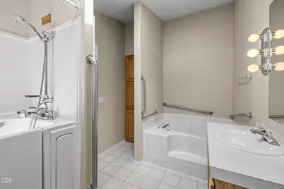 2583 NE Wintergreen Drive, Bend, OR 97701 - Photo 23