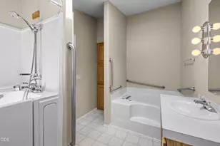 2583 NE Wintergreen Dr, Bend, OR 97701 - Photo 23
