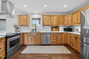 63235 Anika Ln, Bend, OR 97701 - Photo 7