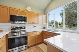 1354 Highland View Loop, Redmond, OR 97756 - Photo 19