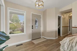 7464 Ruth Dr, Klamath Falls, OR 97603 - Photo 3