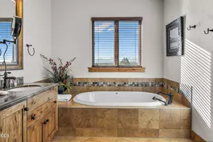22887 Ghost Tree Ln, Bend, OR 97701 - Photo 39