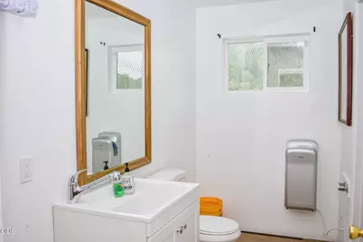 321 N Frontage Road, Wolf Creek, OR 97497 - Photo 45