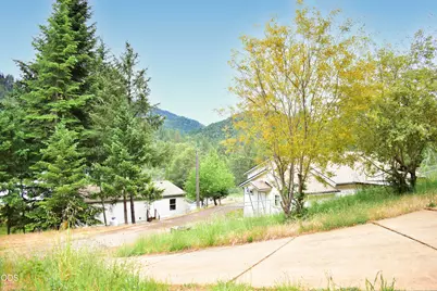 321 N Frontage Road, Wolf Creek, OR 97497 - Photo 19
