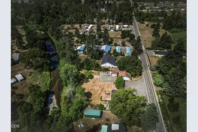 8622 E Evans Creek Road, Rogue River, OR 97537 - Photo 15