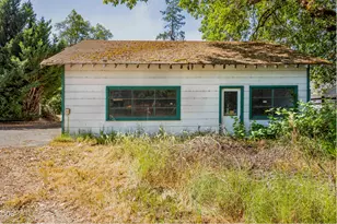 8622 E Evans Creek Rd, Rogue River, OR 97537 - Photo 7