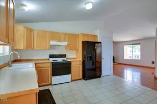6089 NW Combs St, Prineville, OR 97754 - Photo 9