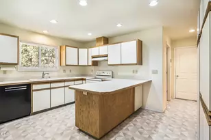 64507 McGrath Rd, Bend, OR 97701 - Photo 11