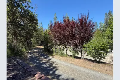 4527 E Evans Creek Road, Rogue River, OR 97537 - Photo 41