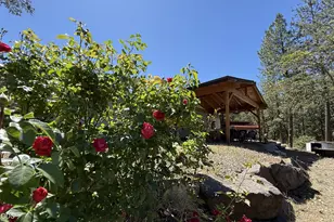 4527 E Evans Creek Rd, Rogue River, OR 97537 - Photo 3