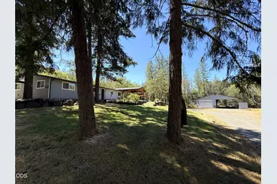 4527 E Evans Creek Road, Rogue River, OR 97537 - Photo 1