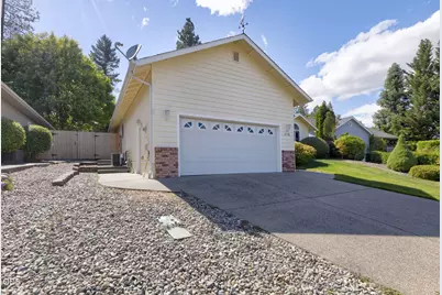 2738 SW Trinity Way, Grants Pass, OR 97527 - Photo 3