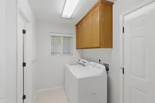 2738 SW Trinity Way, Grants Pass, OR 97527 - Photo 9
