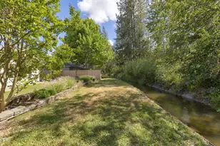2738 SW Trinity Way, Grants Pass, OR 97527 - Photo 35