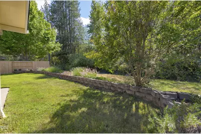 2738 SW Trinity Way, Grants Pass, OR 97527 - Photo 37