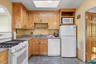 1312 Iowa St, Ashland, OR 97520 - Photo 9