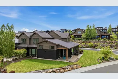 61333 Kindle Rock Loop, Bend, OR 97702 - Photo 3