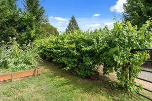 1438 NE Sherman Ln, Grants Pass, OR 97526 - Photo 39