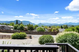 1438 NE Sherman Ln, Grants Pass, OR 97526 - Photo 51