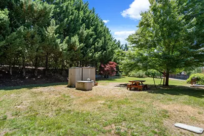 1438 NE Sherman Lane, Grants Pass, OR 97526 - Photo 43