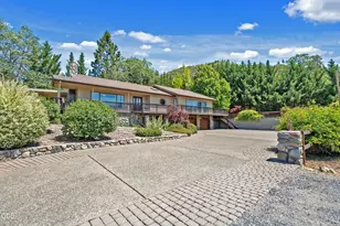 1438 NE Sherman Ln, Grants Pass, OR 97526 - Photo 45