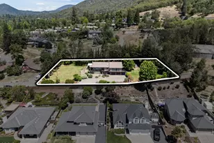 1438 NE Sherman Ln, Grants Pass, OR 97526 - Photo 61