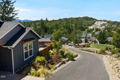 2391 Robertson Crest, Grants Pass, OR 97527 - Photo 41