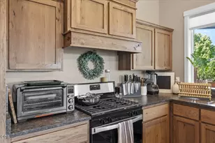 2391 Robertson Crest, Grants Pass, OR 97527 - Photo 13