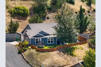 2391 Robertson Crest, Grants Pass, OR 97527 - Photo 37