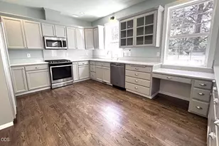 1044 SE Baywood Ct, Bend, OR 97702 - Photo 9