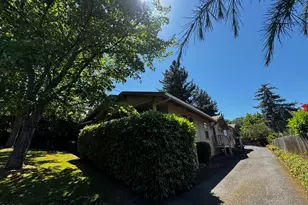 473 Scenic Dr, Ashland, OR 97520 - Photo 57