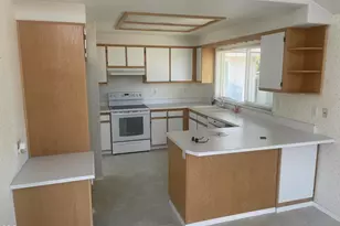 1141 N Modoc Ave, Medford, OR 97504 - Photo 9