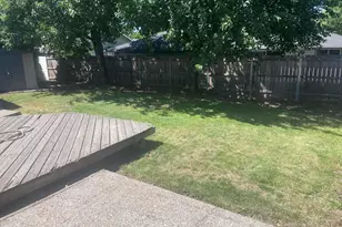 1141 N Modoc Ave, Medford, OR 97504 - Photo 7