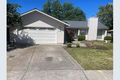 1141 N Modoc Avenue, Medford, OR 97504 - Photo 1