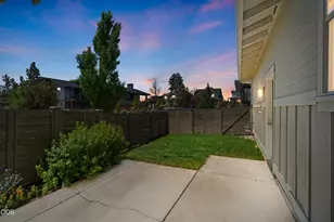 20693 SE Cougar Peak Dr, Bend, OR 97702 - Photo 25