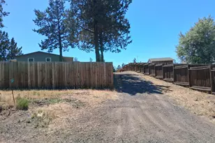 8525 SW Crescent Pl, Terrebonne, OR 97760 - Photo 17