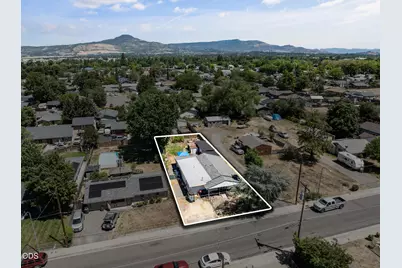 2574 Howard Avenue, Medford, OR 97501 - Photo 35