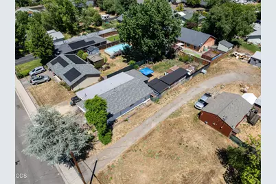 2574 Howard Avenue, Medford, OR 97501 - Photo 29
