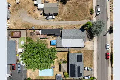 2574 Howard Avenue, Medford, OR 97501 - Photo 31