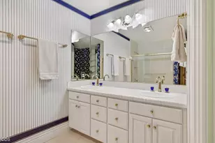 255 Scenic Dr, Ashland, OR 97520 - Photo 33