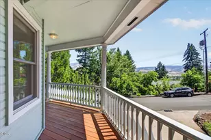 255 Scenic Dr, Ashland, OR 97520 - Photo 49