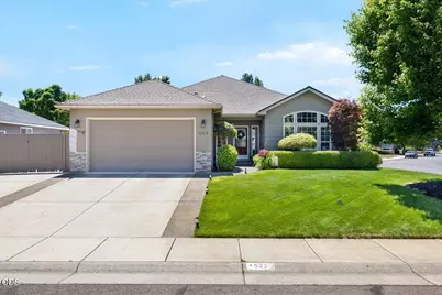 523 Meadowbrook Drive, Central Point, OR 97502 - Photo 1